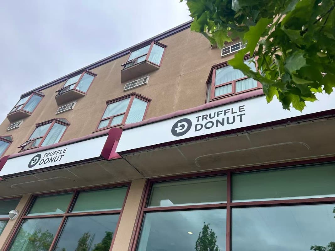 Truffle Donut logo