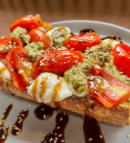 Tostada Caprese